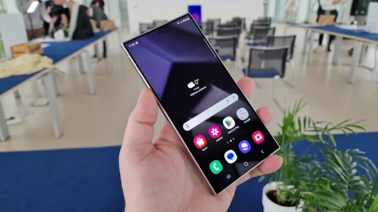 Samsung Galaxy S25 Ultra: Pravděpodobně vylepšený displej, spekuluje se o&nbsp;MagSafe