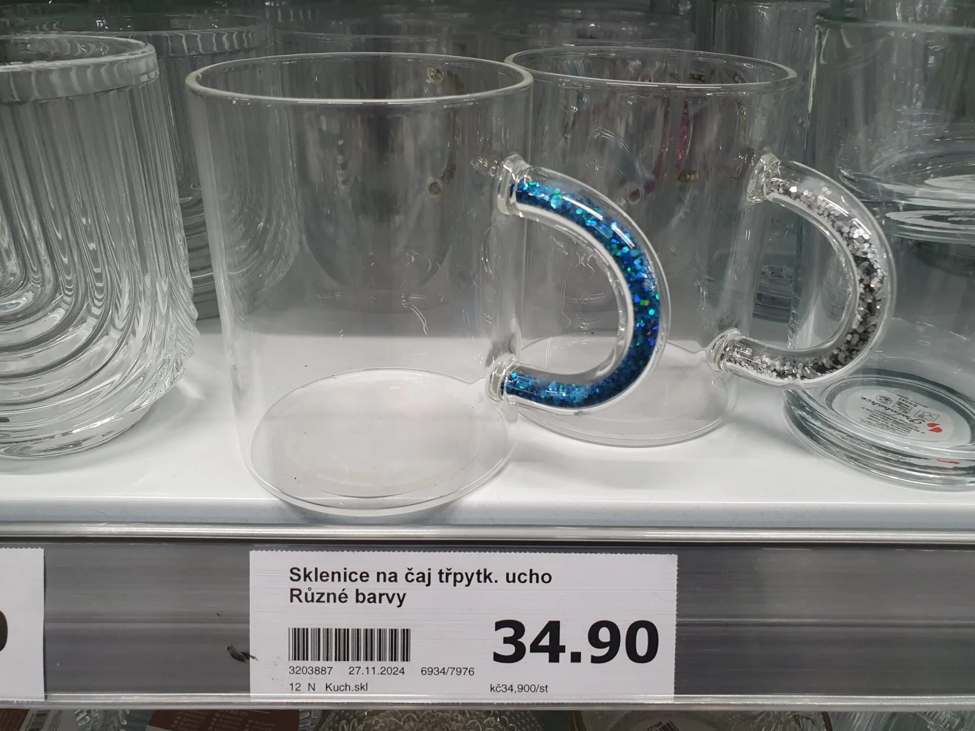 Hrnek se třpytkami Action