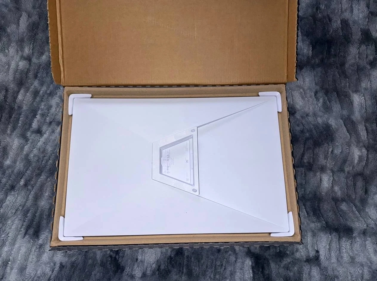 Standard Kit od Starlink po otevření Standard Kit od Starlink po otevření