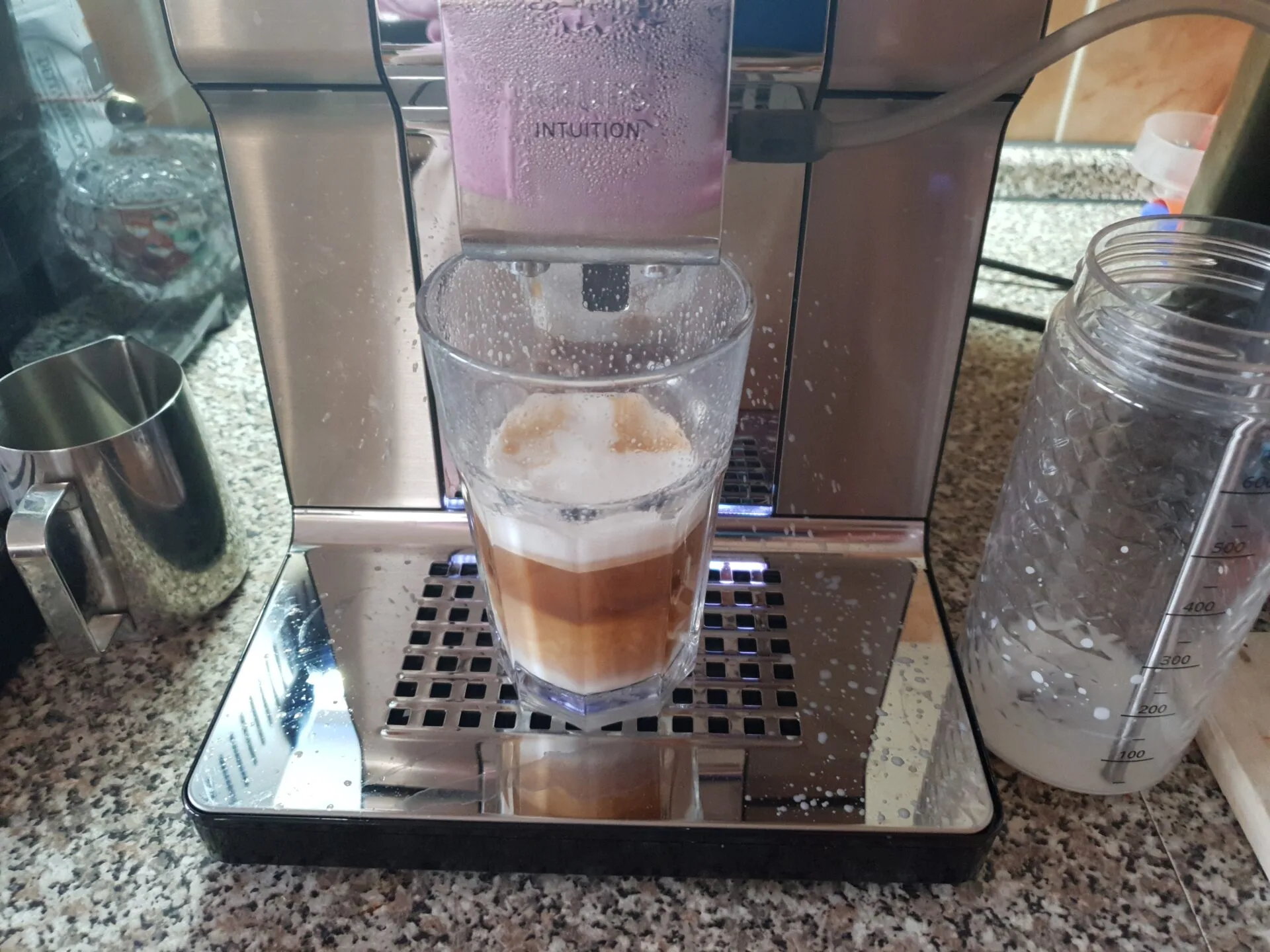 Automatické šlehání s hadičkou Krups Intuition Experience+ Automatické šlehání s hadičkou Krups Intuition Experience+