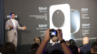 Honor Magic 7 Pro je v&nbsp;Česku: Patří k&nbsp;nejlepším mobilům na trhu, nadchne fotoaparátem i&nbsp;odolností