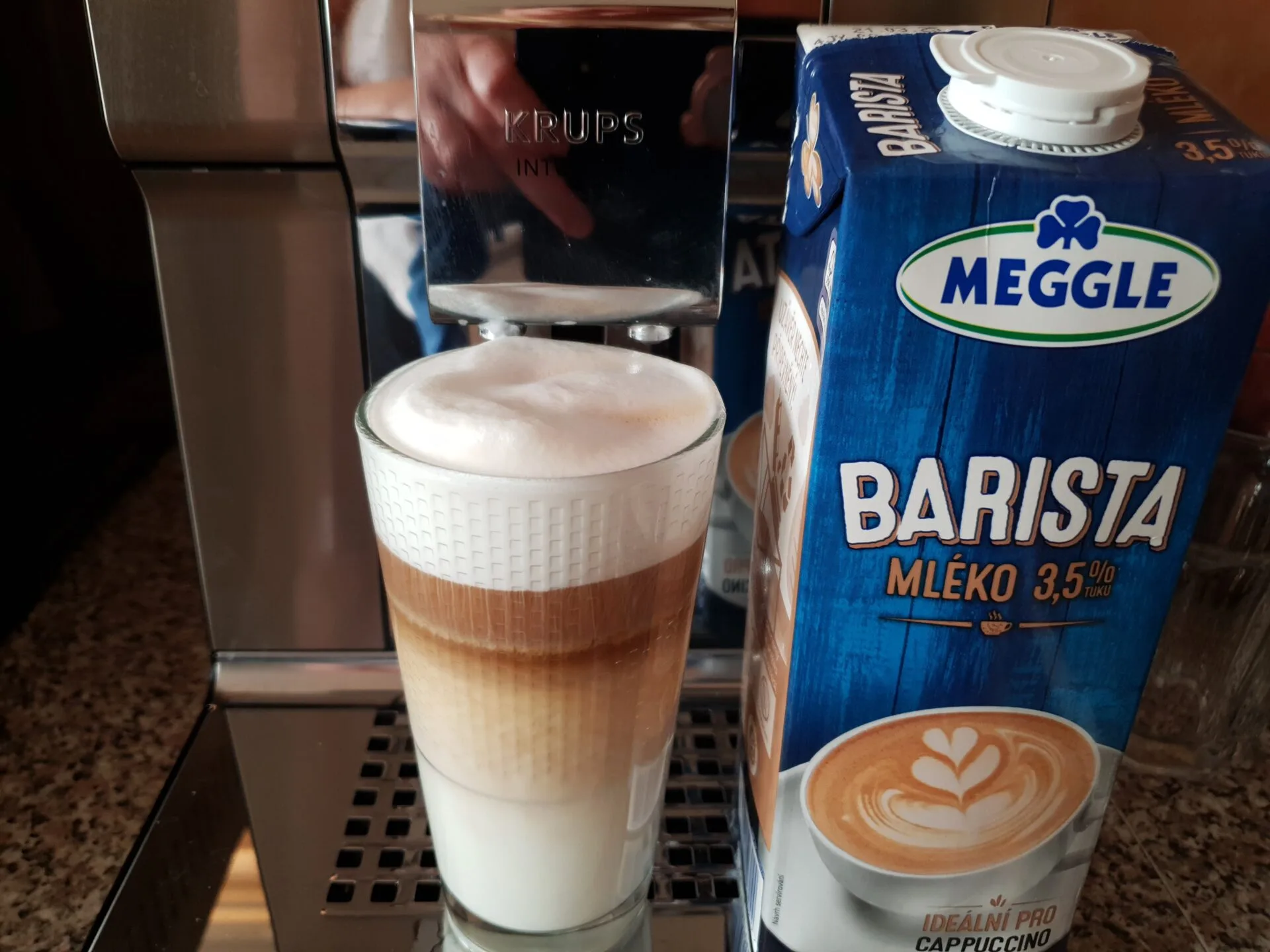 Krups Intuition Experience+ latte macchiato 1. test Krups Intuition Experience+ latte macchiato 1. zkouška