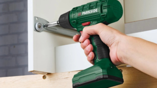 Parkside uvedl svou 1. aku vrtačku s&nbsp;vestavěnou baterií: Stojí 500&nbsp;Kč, vypadá jako hračka a&nbsp;brzy ji otestujeme