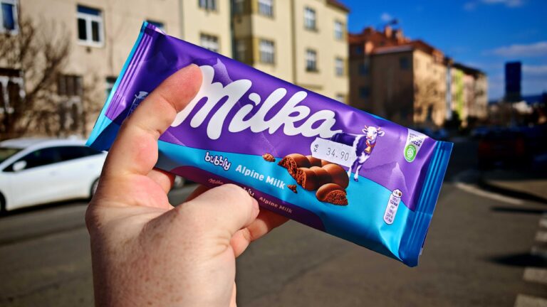 Smrskflace v&nbsp;hlavní roli: Ověřili jsme, že se čokolády Milka smrskávají