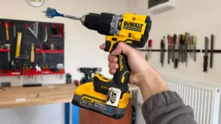 Velké překvapení testu aku vrtaček: DeWalt DCD805&nbsp;je malý a&nbsp;extrémně výkonný (Test a&nbsp;recenze)