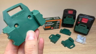 Tip do dílny: Držáky baterií Parkside pomohou zorganizovat prostor, stojí jen 130&nbsp;Kč