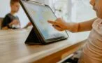 Jak poznat nejhorší tablety (2026): Nejhůře hodnocené bývají dětské modely, lepší je běžný tablet s&nbsp;pevným krytem