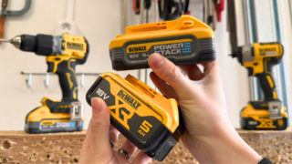 Když jsou lehčí akumulátory těžší: Marketing snese vše, otestovala jsem DeWalt PowerStack vs. DeWalt XR 18&nbsp;V