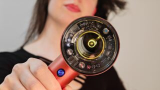 Dyson Supersonic Nural: Hi-tech fén mě nadchnul inteligentní regulací teploty a&nbsp;inovativními nástavci (Test a&nbsp;recenze)