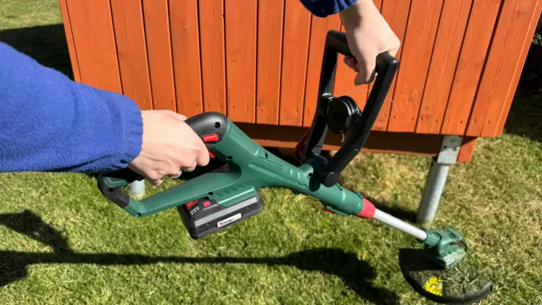 Test aku strunové sekačka Parkside PRTA 20-Li C3 za 500 Kč: Nedostatky vyvažuje nízká cena a dlouhá záruka Test aku strunové sekačka Parkside PRTA 20-Li C3 za 500 Kč: Nedostatky vyvažuje nízká cena a dlouhá záruka