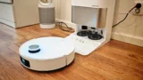 Nejlepší robotický roku 2025? Dreame X50 Ultra se nad ostatní vyvyšuje, je tichý a&nbsp;šplhá přes vysoké prahy (TEST)