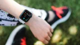 Apple Watch 7&nbsp;a&nbsp;Apple Watch 8 jsou jako dvojčata: Dnes už stojí polovinu a&nbsp;nabízí spoustu zajímavých funkcí