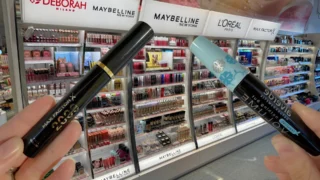 Nejhorší řasenky z&nbsp;drogerie DM dle testu: Zklamal Max Factor a&nbsp;Alverde, viníkem jsou slepování a&nbsp;výdrž
