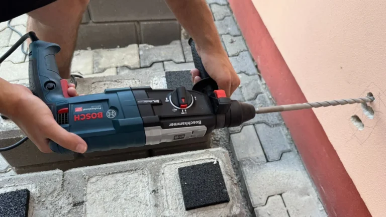 První dojmy z&nbsp;testu: Kladivo Bosch GBH 2-28&nbsp;je německý kousek, který se za 6&nbsp;000&nbsp;Kč&nbsp;opravdu vyplatí