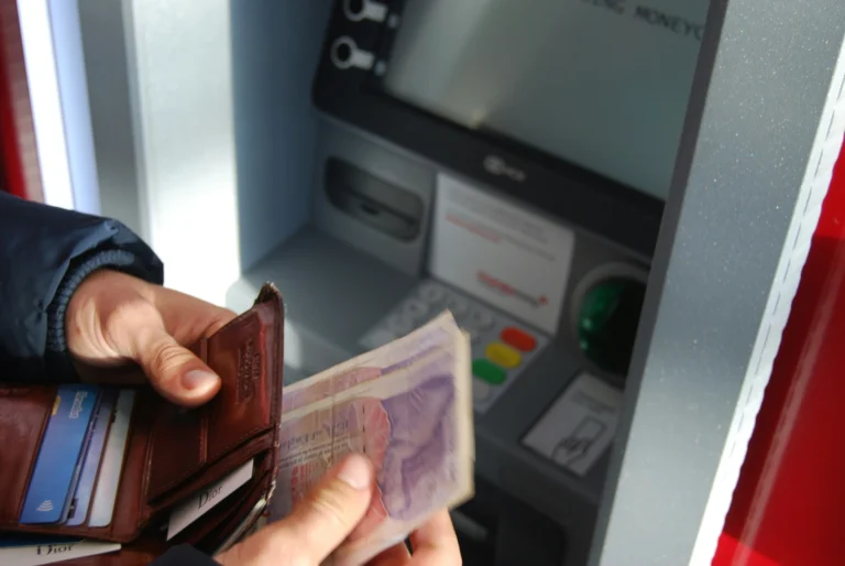 Fio banka opět snižuje sazby na spořicích účtech: Do konce roku se možná dočkáme sazeb jen kolem 2&nbsp;%