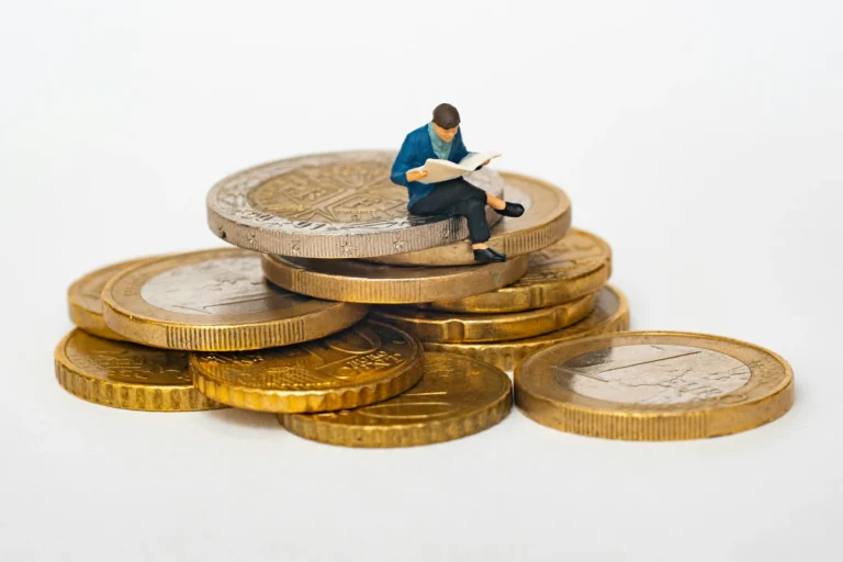 Nejlepší spořicí účty v&nbsp;květnu 2025: Stále najdete 4% spořicí účty. Sazby ale klesají
