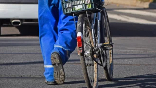 Cyklista na přechodu? Jedině vedle kola, za jízdy je totiž chápán jako řidič