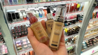 Nejlepší make-up z&nbsp;drogerie: Uživatelé rádi kupují L’Oréal Paris, Dermacol a&nbsp;Catrice, v&nbsp;našem testu bodoval také Essence