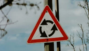Neznámé dopravní značky: 8 značek, za které můžete dostat pokutu a&nbsp;5 značek, které mohou překvapit
