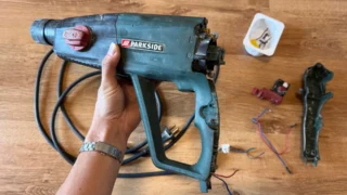 Rozebrala jsem elektrické kladivo Parkside: Vysekalo 100 oken, porouchala se běžná součástka