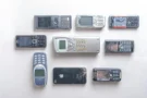 Staré mobily, které mají hodnotu: Našli jsme 10 těch, které možná máte doma. Některé stojí miliony