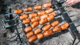 Nejhorší špekáčky roku 2025: Obsahují bramborový škrob a&nbsp;jsou přesolené