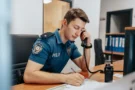 Nevyzvednutí zásilky a&nbsp;pokuta: Tisíce Čechů balíčky na dobírku nevyzvedne. Co jim hrozí?