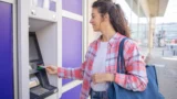 Výběr z&nbsp;bankomatu v&nbsp;Chorvatsku: Pozor na skryté poplatky, jednou chybou můžete přijít o&nbsp;tisíce