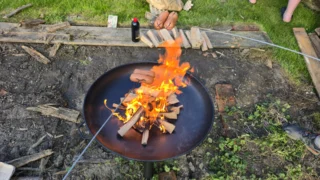 Špekáčky nás překvapily: Rozdíl v&nbsp;obsahu masa je až 43&nbsp;%, chuťově vítězil produkt bez vepřového