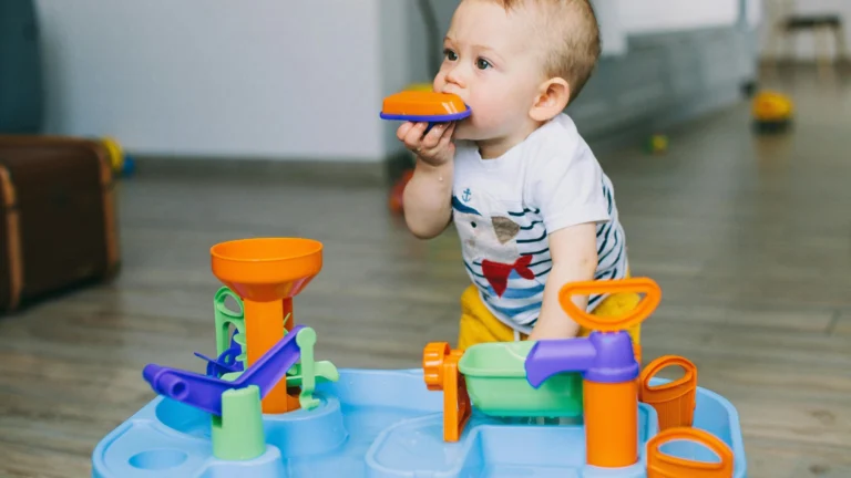 Testy potvrdily: TEMU a&nbsp;další prodávají dětské hračky s&nbsp;látkami, které škodí plodnosti i&nbsp;vývoji mozku