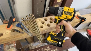 Otestovala jsem aku vrtačku DeWalt DCD800: Kompaktní stroj s&nbsp;extrémním výkonem