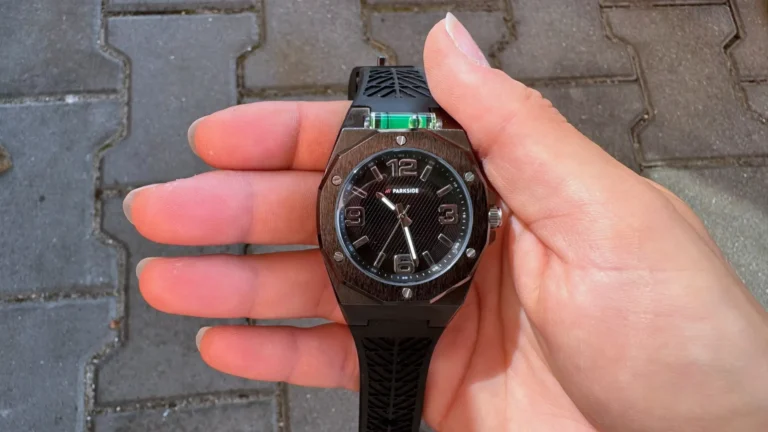 Parkside hodinky s vodováhou (Test): Rovinu s nimi nehledejte, přesto mají čím zaujmout Parkside hodinky s vodováhou (Test): Rovinu s nimi nehledejte, přesto mají čím zaujmout