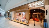 Polský řetězec Ochnik vstoupí na český trh: Nabídne prémiové oblečení i doplňky