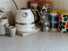 Prý končíme s&nbsp;konvicemi? Ohřívač ohřeje vodu za 5 vteřin stiskem jednoho tlačítka, Češi ho přitom neznají