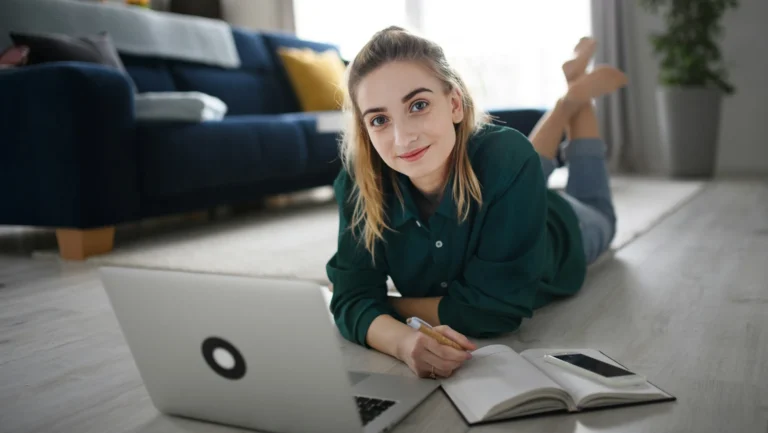 Nejlepší notebooky pro studenty: Apple má paradoxně levnou variantou, vybrali jsme i&nbsp;model pro inženýry