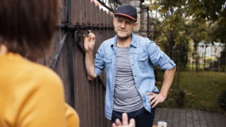 Vyhláška o&nbsp;sekání trávy: Pokuta až 20&nbsp;000&nbsp;Kč&nbsp;za porušení vyhlášky, udat vás přitom mohou i&nbsp;vaši sousedé