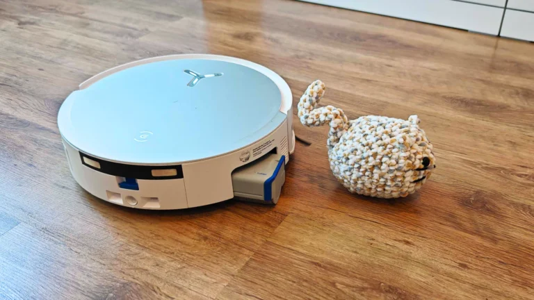 3 nejlepší robotické vysavače na světě: Mají válcový mop, poznají zvířecí „výtvory“ a všechny jsou z Číny 3 nejlepší robotické vysavače na světě: Mají válcový mop, poznají zvířecí „výtvory“ a všechny jsou z Číny