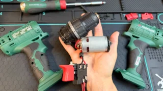 Rozebrala jsem 2 vrtačky Parkside: Levná překvapí jednoduchostí, dražší má 1 nevýhodu