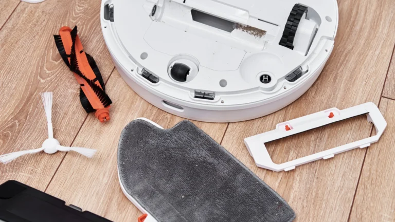 Roborock a&nbsp;Dreame sráží cenu: „Vysavač za 8 tisíc pozná koberec a&nbsp;vypere si mop“