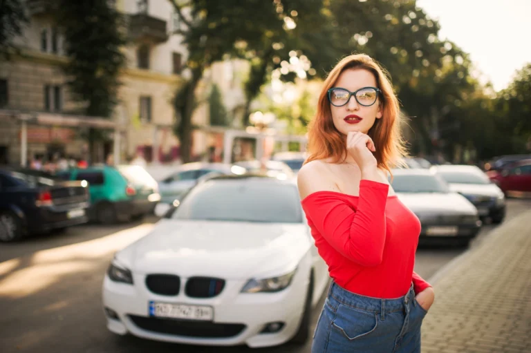 Nejlepší spořicí účty v&nbsp;listopadu 2025: Stále se dá dosáhnout na 4&nbsp;%, pro běžné Čechy to má ale háček