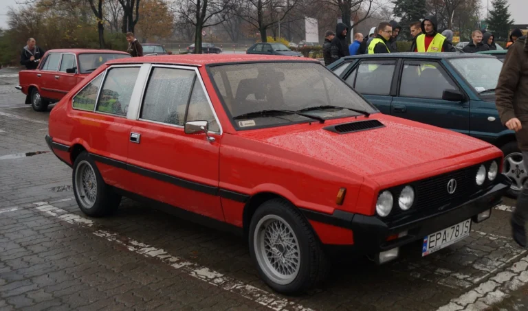 Nejhorší auto na světě? Top Gear odhalil noční můru ze 70. let, vyráběli ji komunisté a&nbsp;možná byla i&nbsp;ve vaší garáži