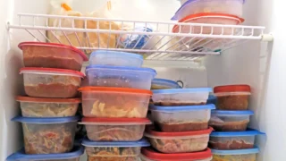 Neškodné, nebo rizikové? Tento symbol na plastových krabičkách vám to prozradí