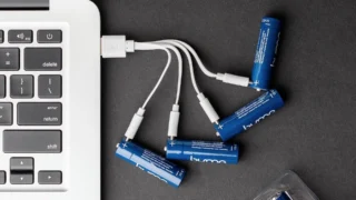 Konečně geniální tužkové baterie? „Tohle mění vše, nabíjí se přes USB-C a&nbsp;vydrží věky“