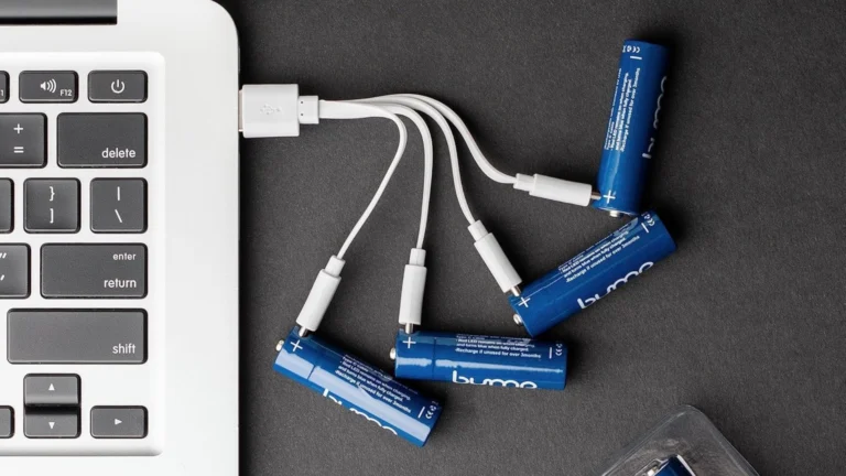 Konečně geniální tužkové baterie? „Tohle mění vše, nabíjí se přes USB-C a&nbsp;vydrží věky“