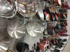 Ocelová pánev vs. teflon: Vydrží generace a&nbsp;lépe opeče, stačí znát 3 kroky seasoningu