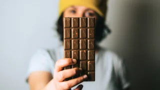 Z obchodů mizí čokoláda Milka: Byl v ní plast, většiny Čechů se to nedotkne