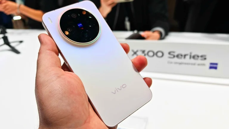 Češi jej přehlíží a&nbsp;je to škoda: Vivo X300 doplňuje většího brášku, rozdíly jsou překvapivě malé