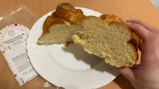 Nejhorší vánočka z&nbsp;našeho testu (2025): Zklamal pekárenský gigant, vítězí vánočka ze supermarketu