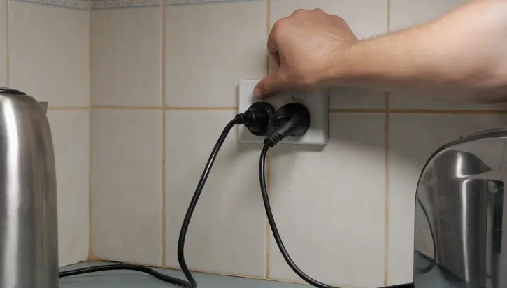 Spotřebiče, které je lepší v&nbsp;noci vypnout: Tiskárnu a&nbsp;další 3 přístroje radši vypojte, v&nbsp;noci vás mohou doslova spálit