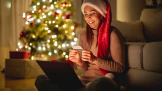 Výhodné nákupy po Vánocích 2025: Kdy se opravdu vyplatí slevy a&nbsp;kde ulovit nevhodné dárky